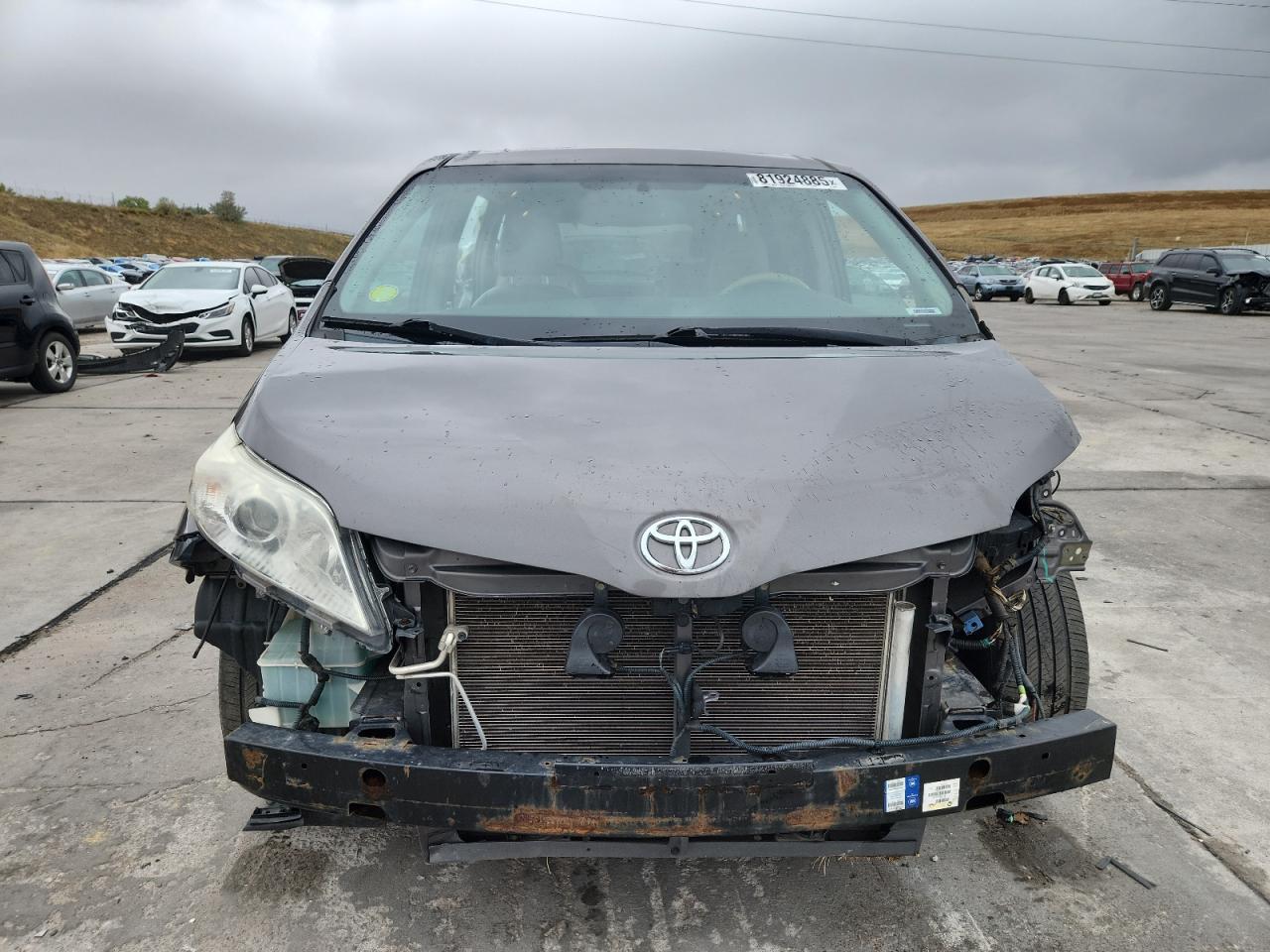 2012 TOYOTA SIENNA