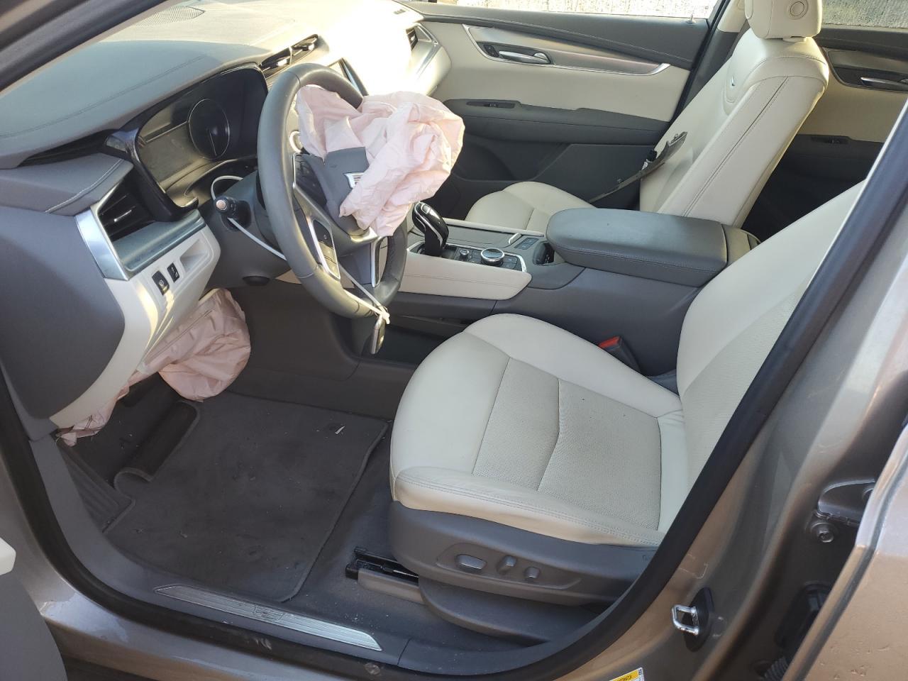 2022 CADILLAC XT5