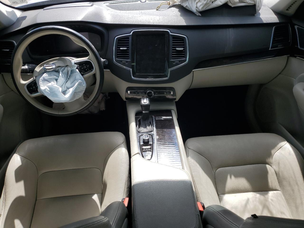 2019 VOLVO XC90