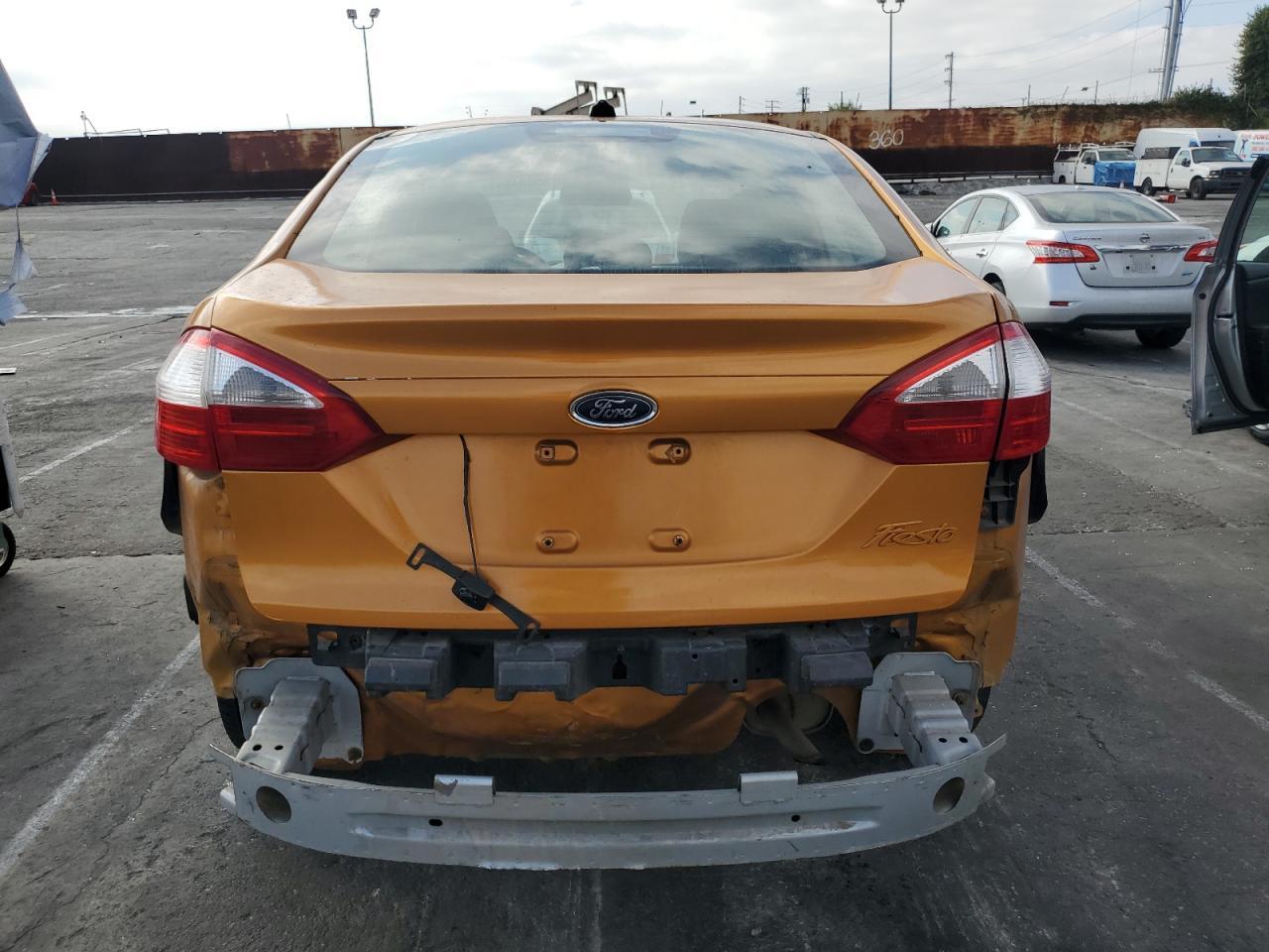 2016 FORD Fiesta