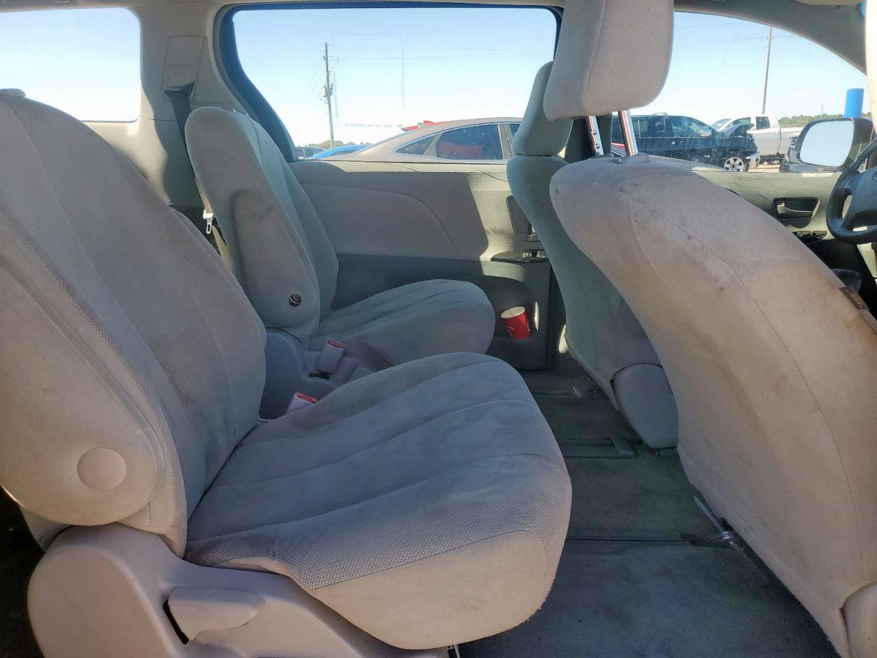 2013 TOYOTA SIENNA