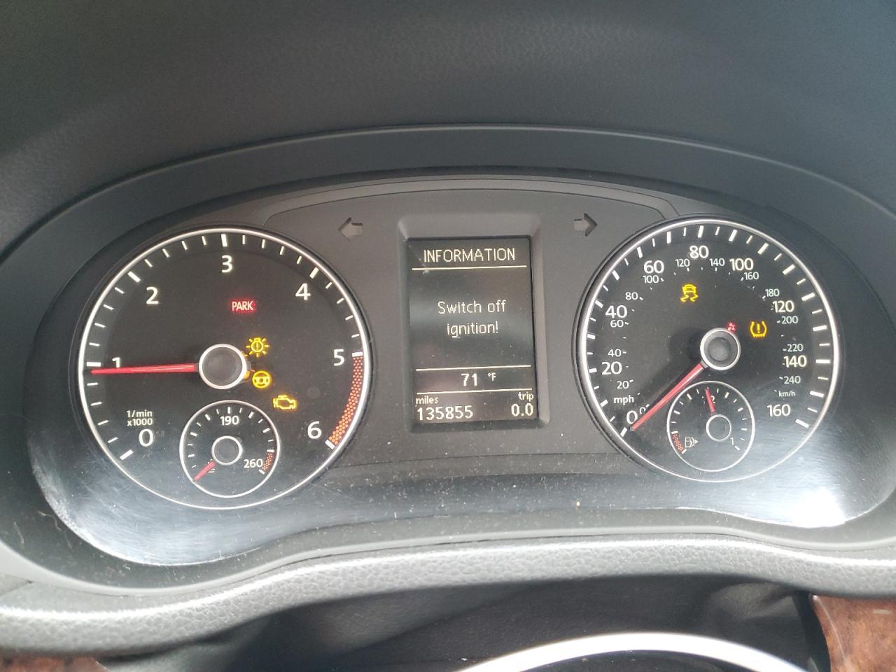 2012 VOLKSWAGEN Passat