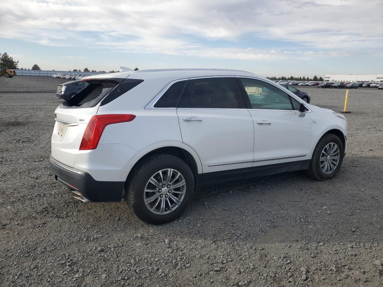 2017 CADILLAC XT5