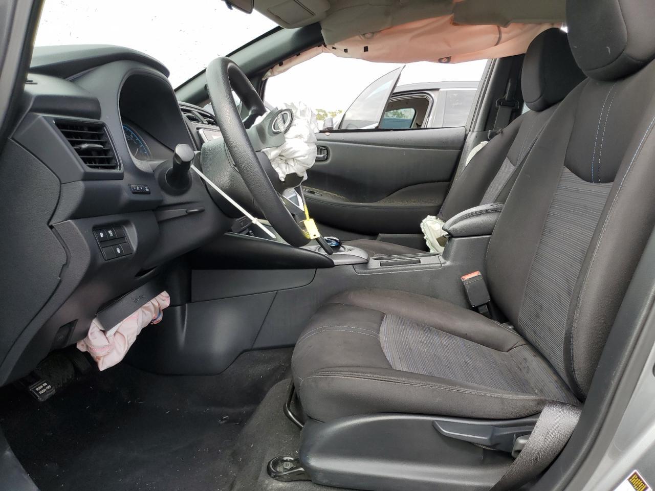 2023 NISSAN LEAF