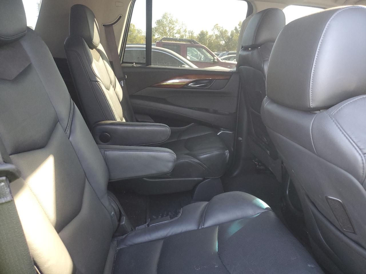 2016 CADILLAC ESCALADE