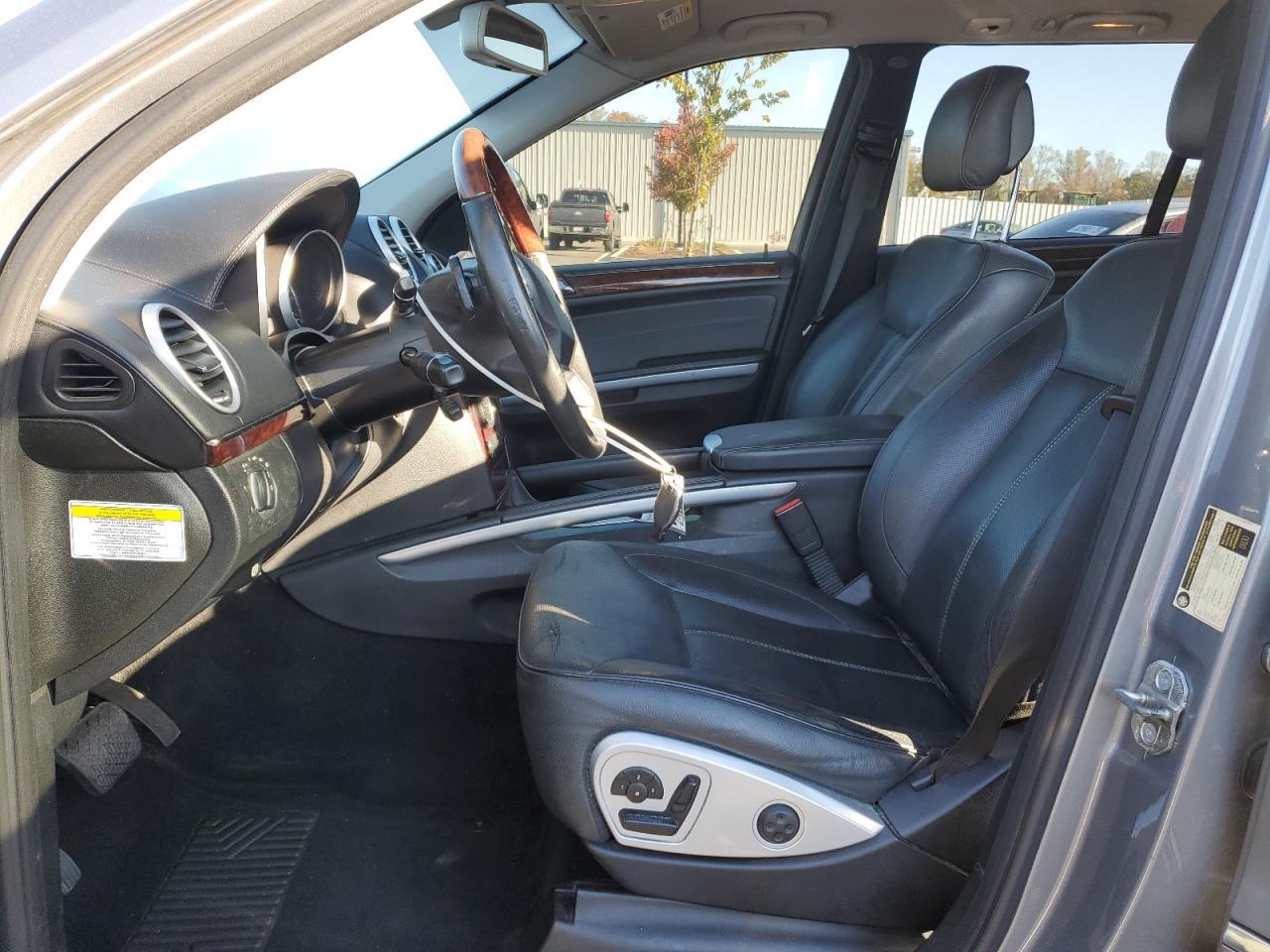 2011 MERCEDES-BENZ