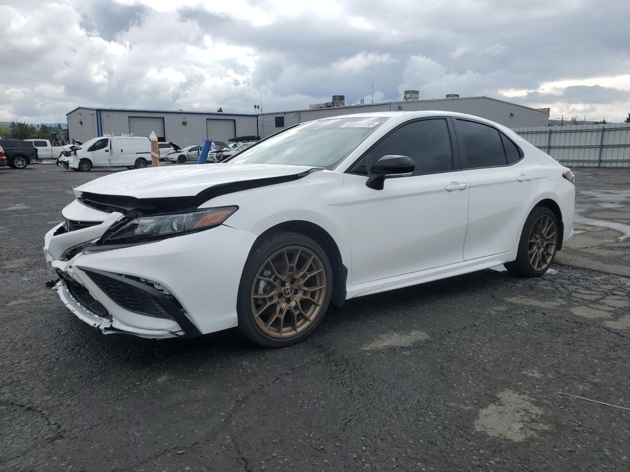 2024 TOYOTA CAMRY