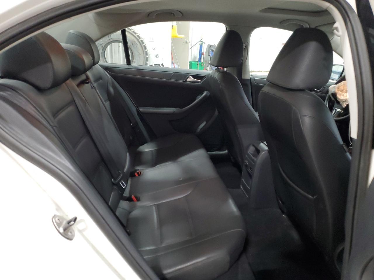 2011 VOLKSWAGEN JETTA