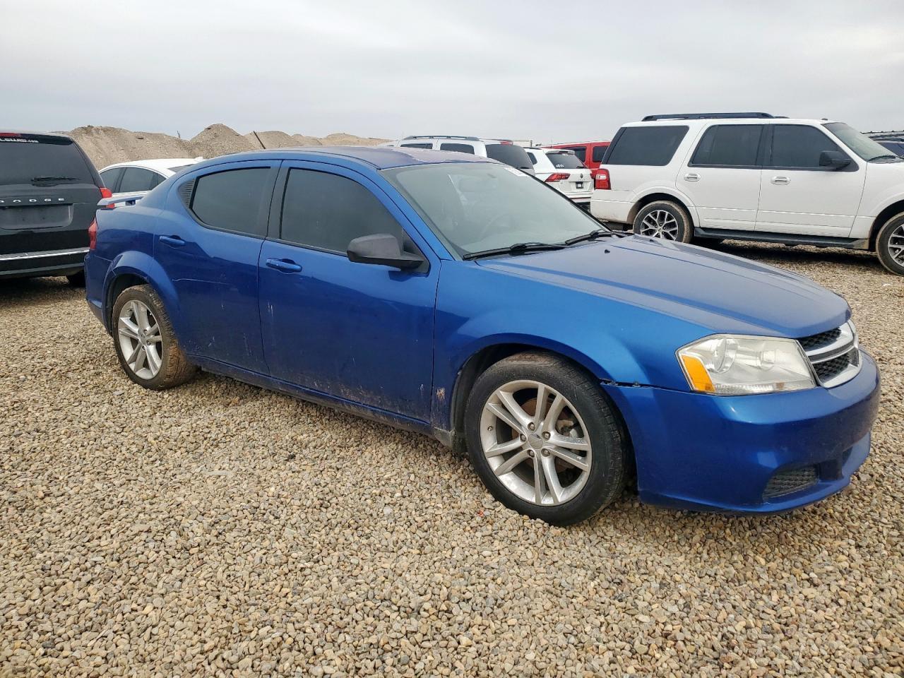 2013 DODGE Avenger