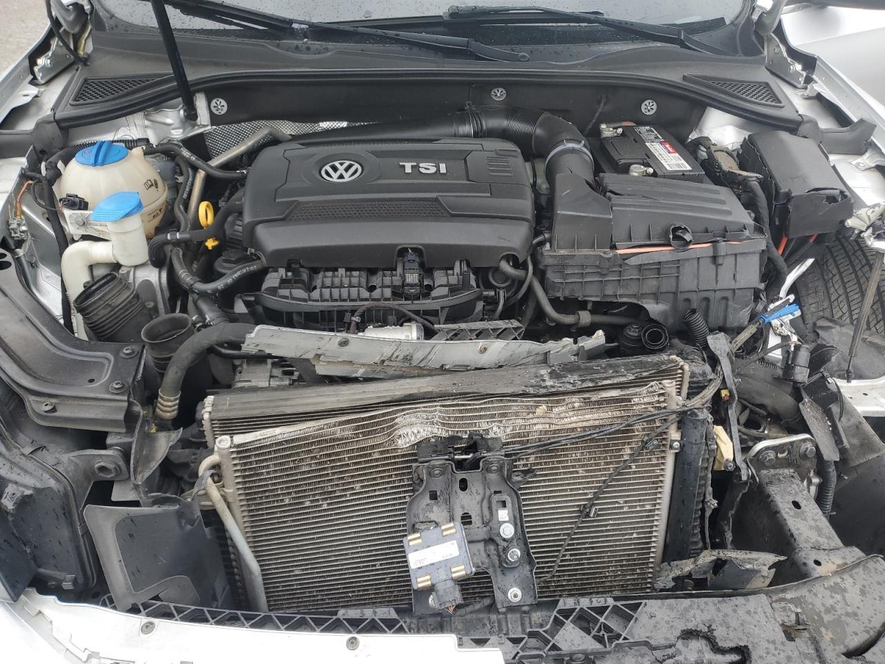 2017 VOLKSWAGEN Passat
