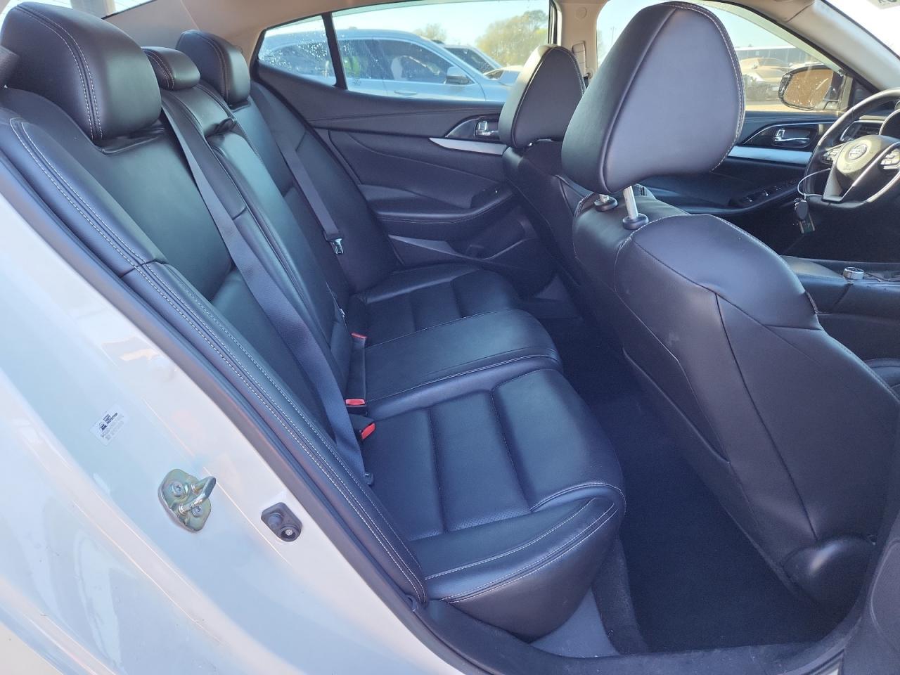 2017 NISSAN Maxima