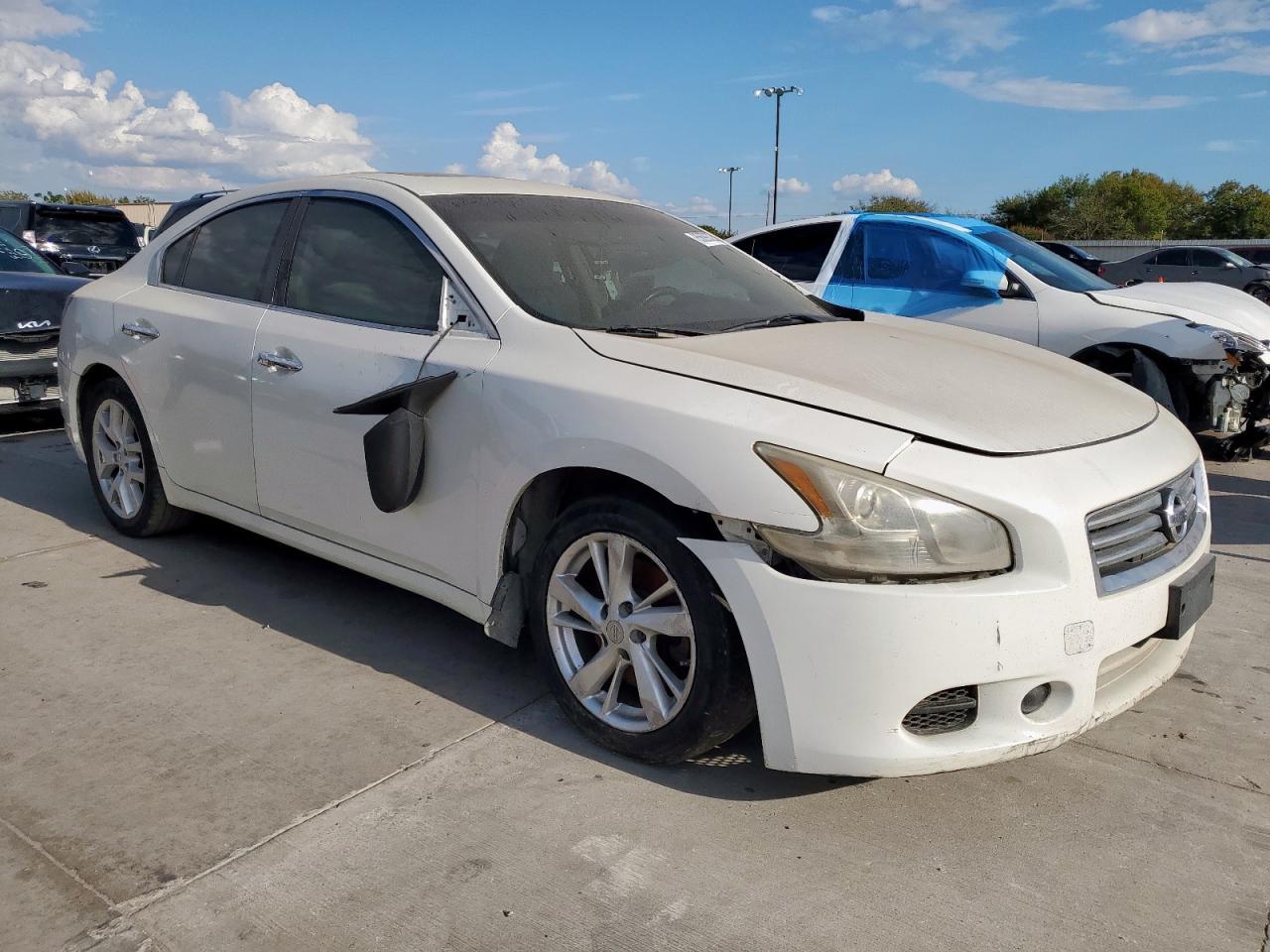 2014 NISSAN Maxima
