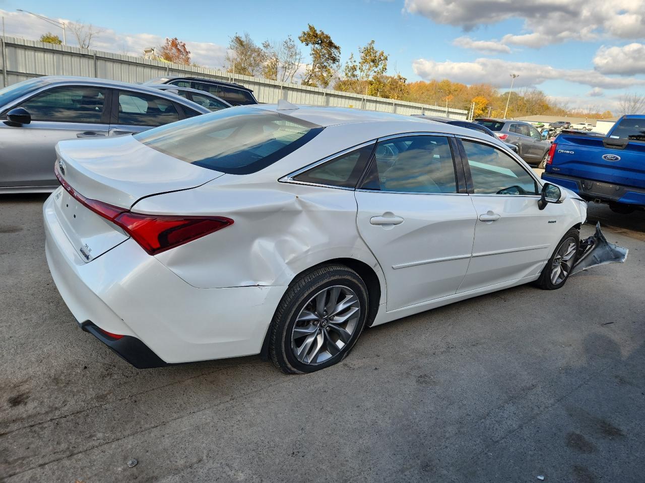 2019 TOYOTA Avalon