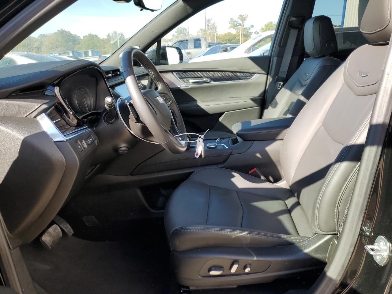 2025 CADILLAC XT6