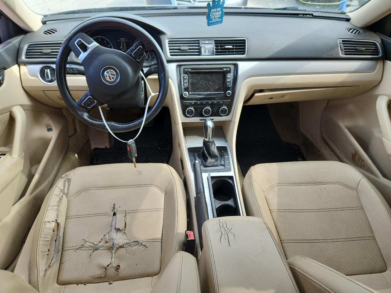 2012 VOLKSWAGEN Passat