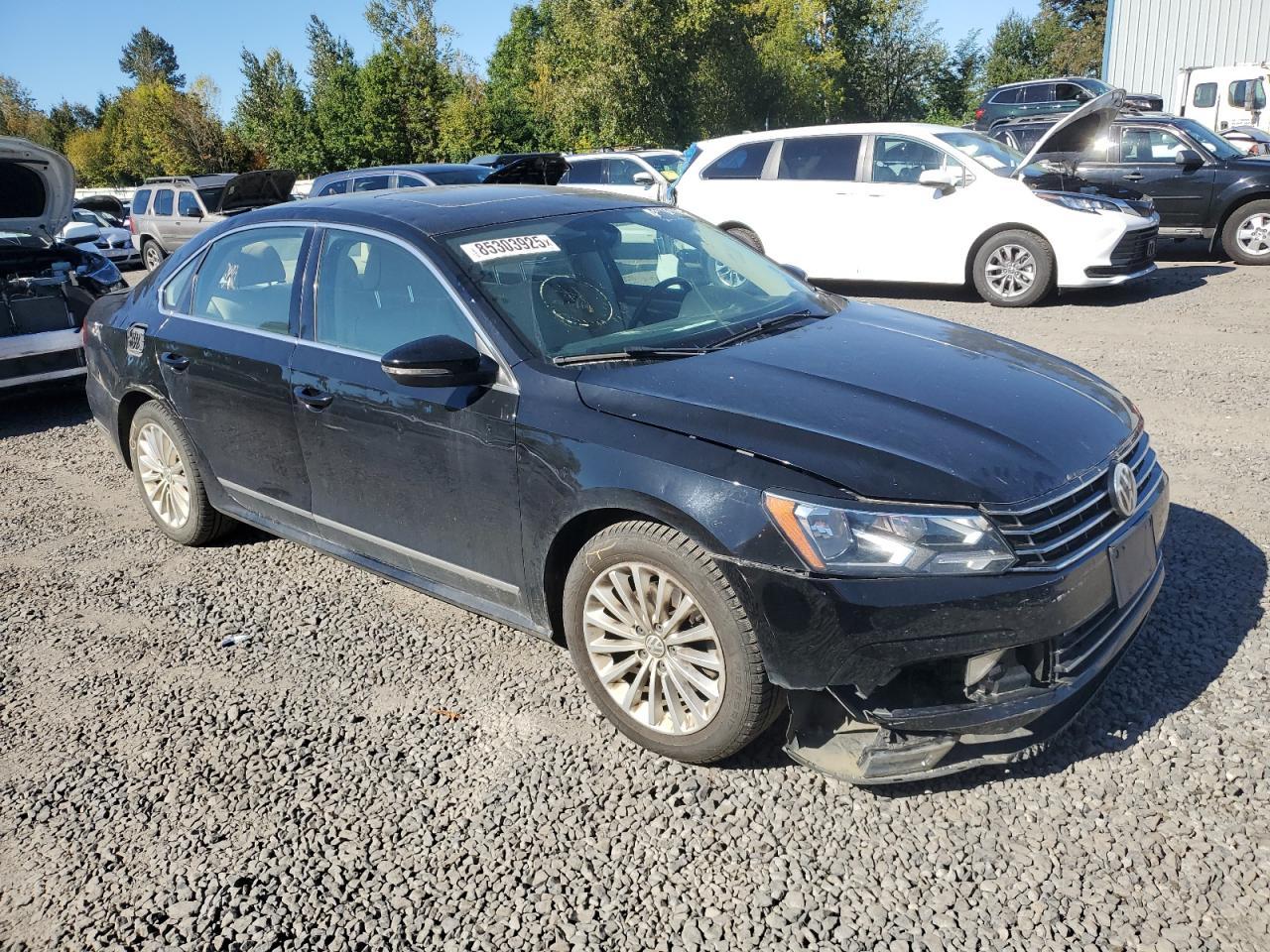 2016 VOLKSWAGEN Passat