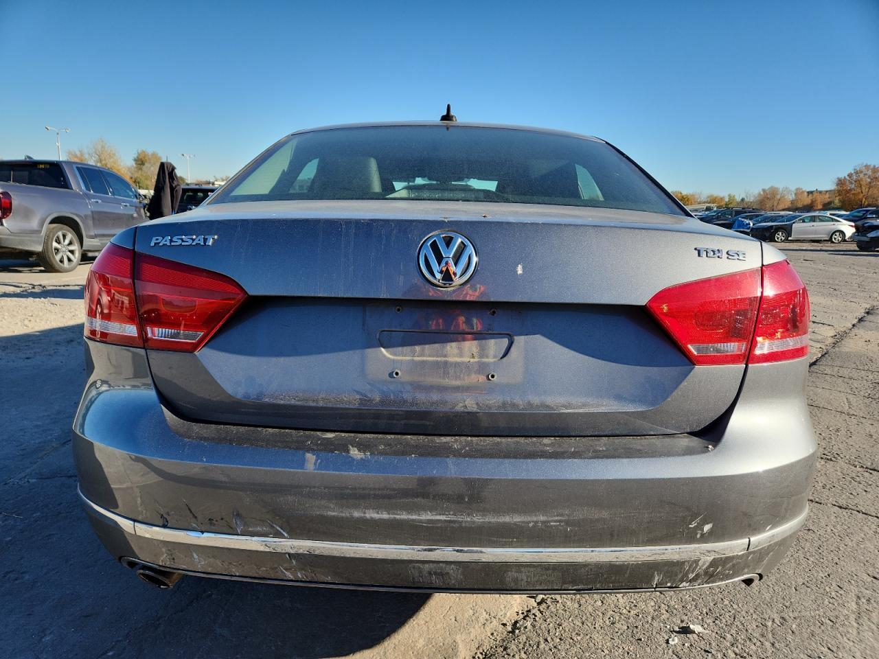2013 VOLKSWAGEN Passat