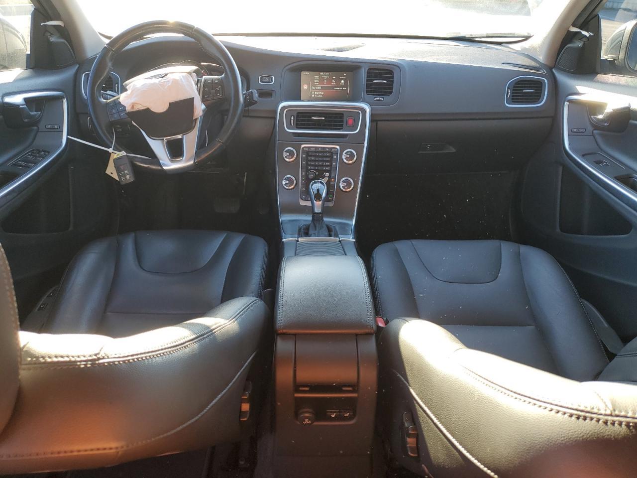 2015 VOLVO S60