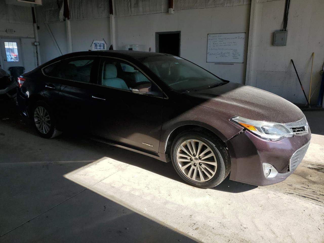 2013 TOYOTA Avalon
