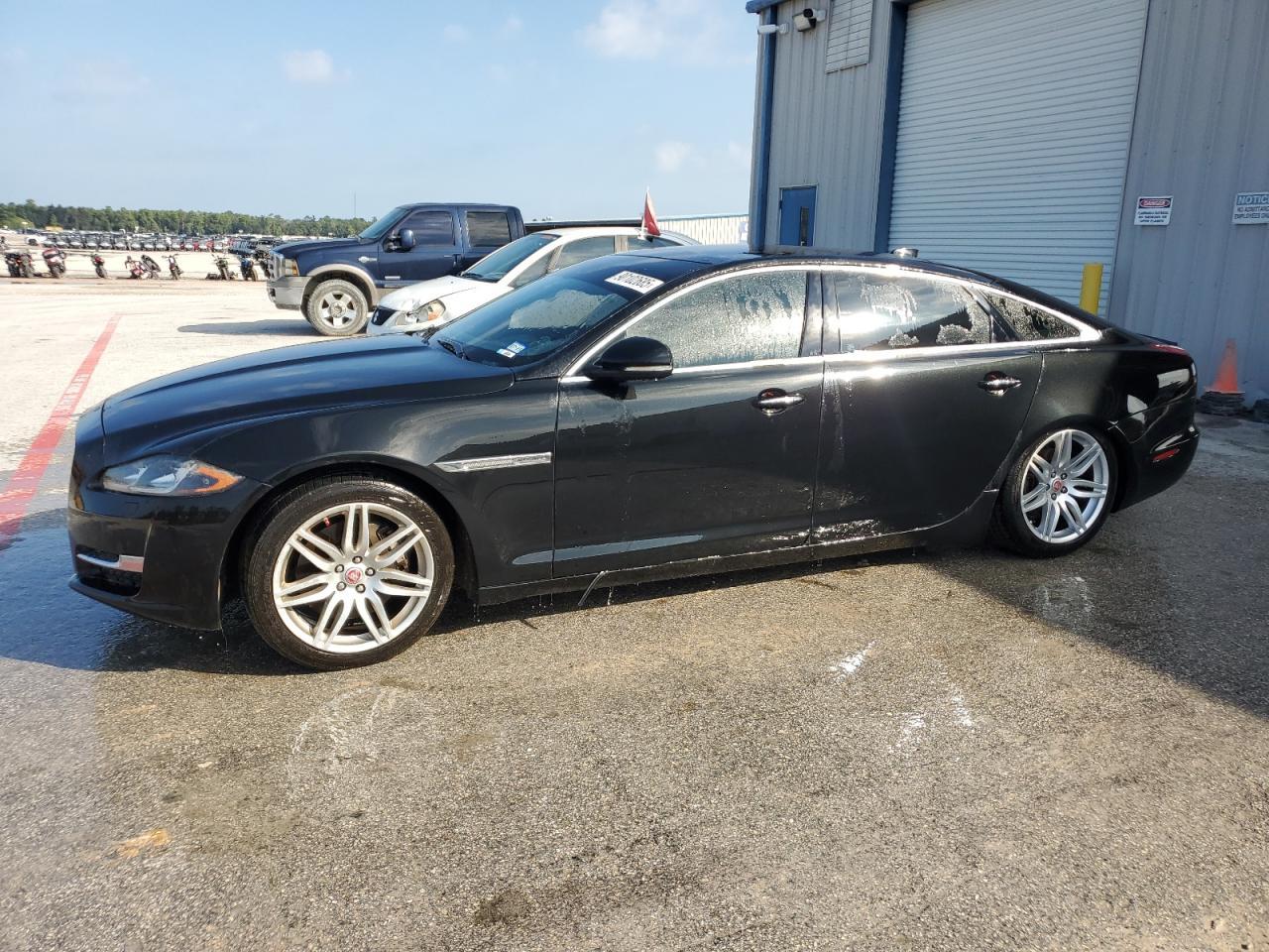 2017 JAGUAR Xj-Series