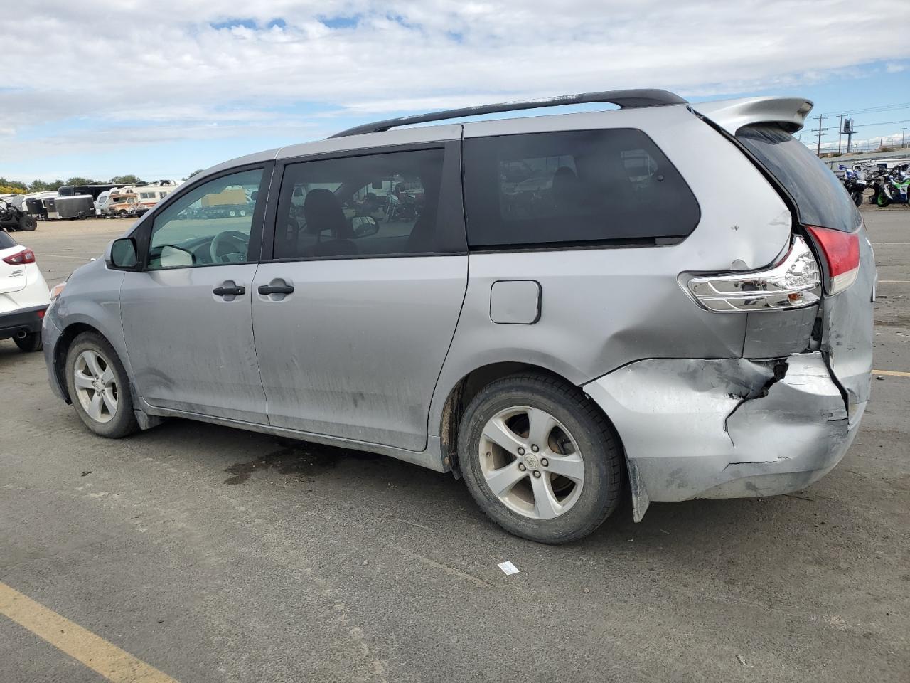 2011 TOYOTA SIENNA