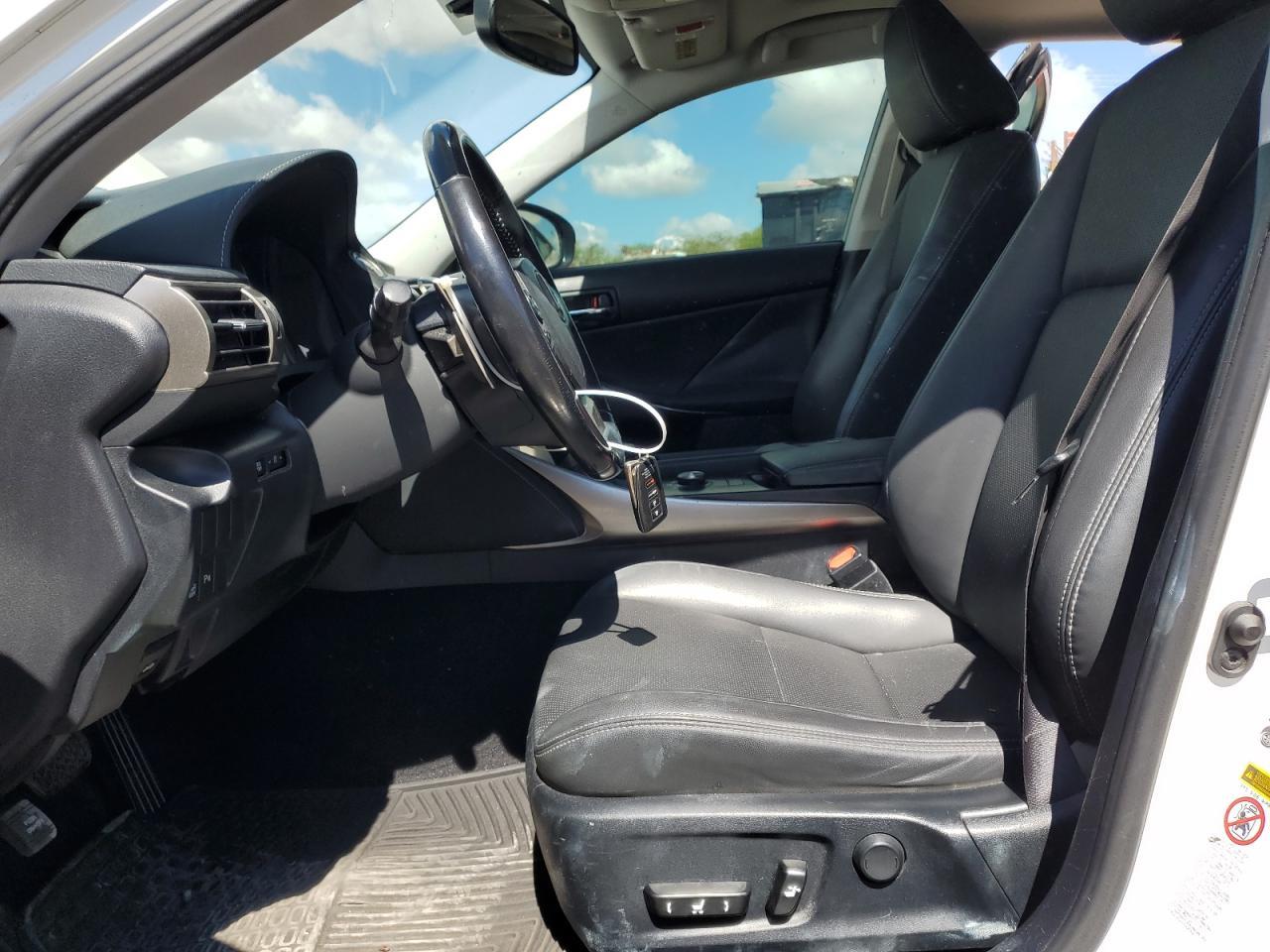 2016 LEXUS IS 200t