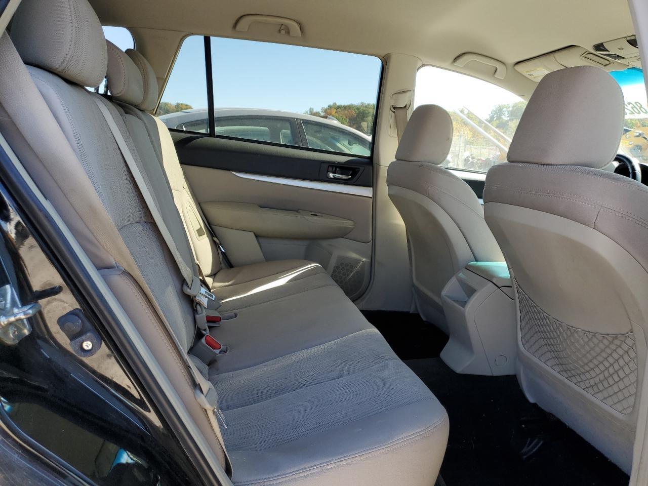 2013 SUBARU Outback