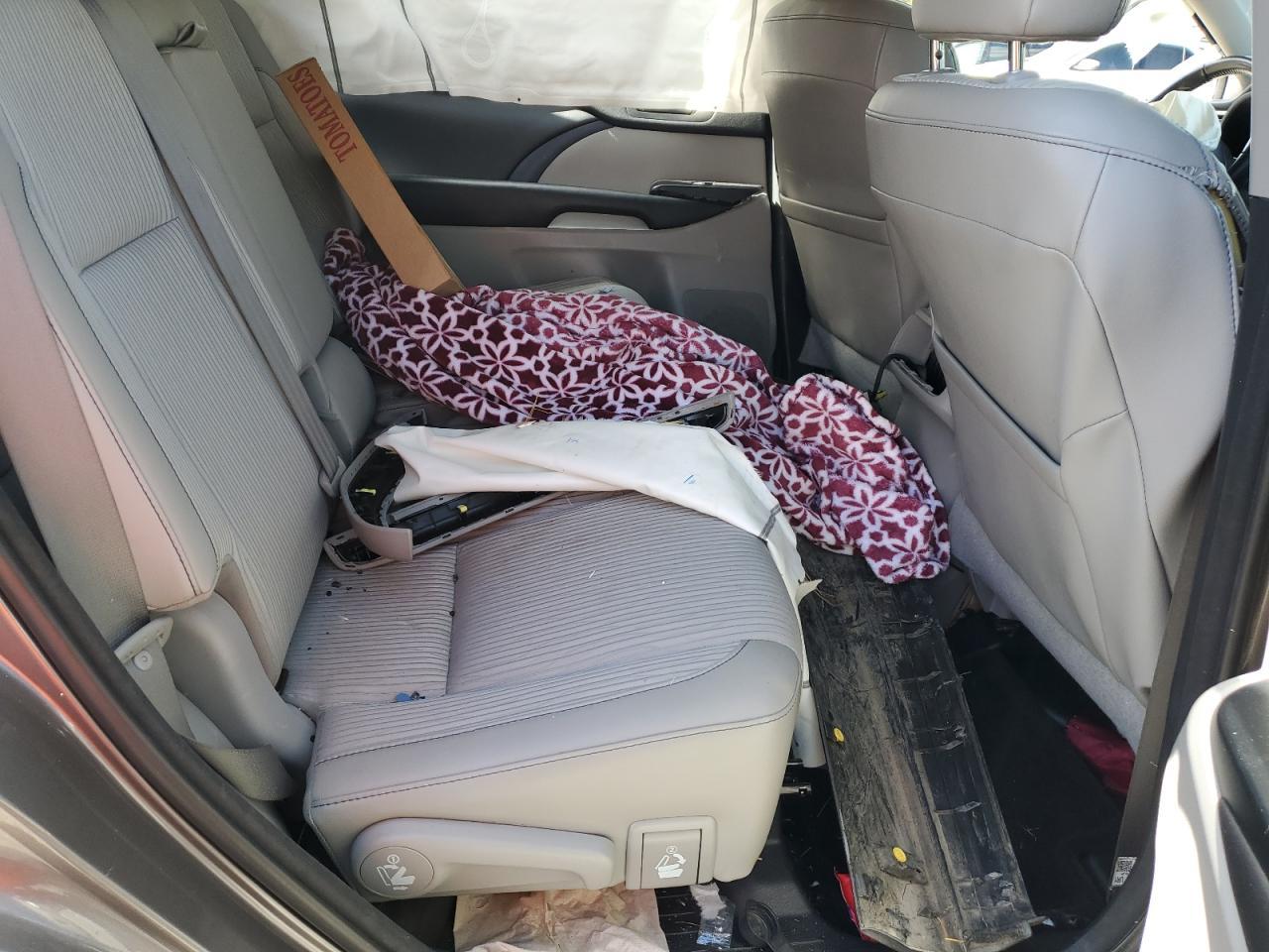 2017 TOYOTA HIGHLANDER
