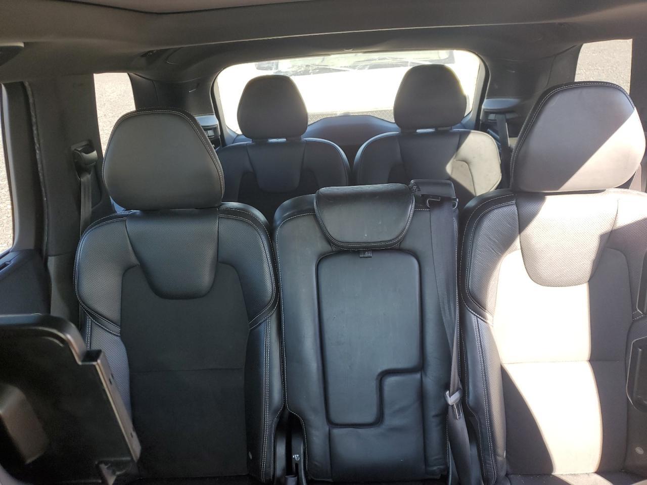 2019 VOLVO XC90