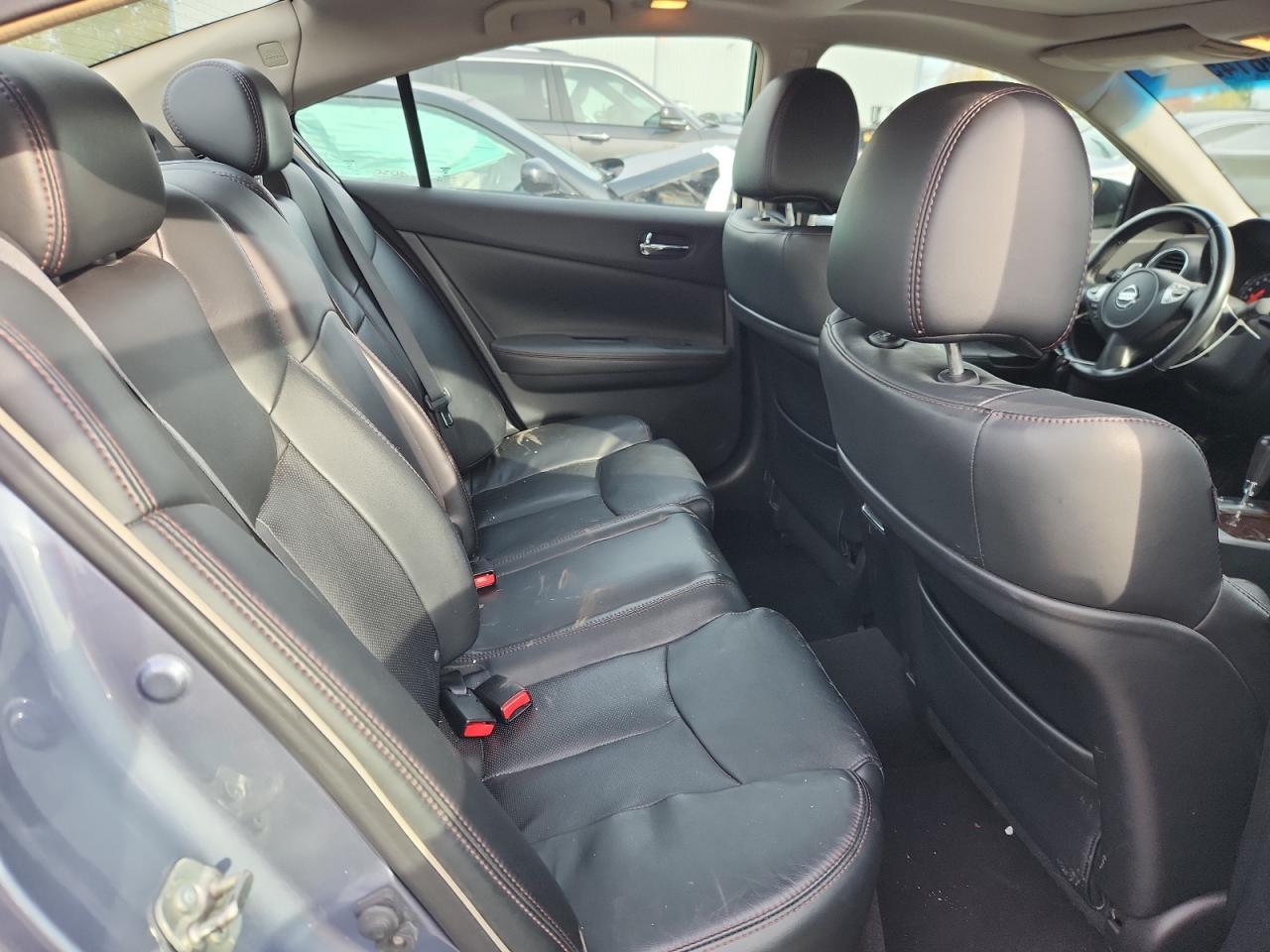 2011 NISSAN Maxima