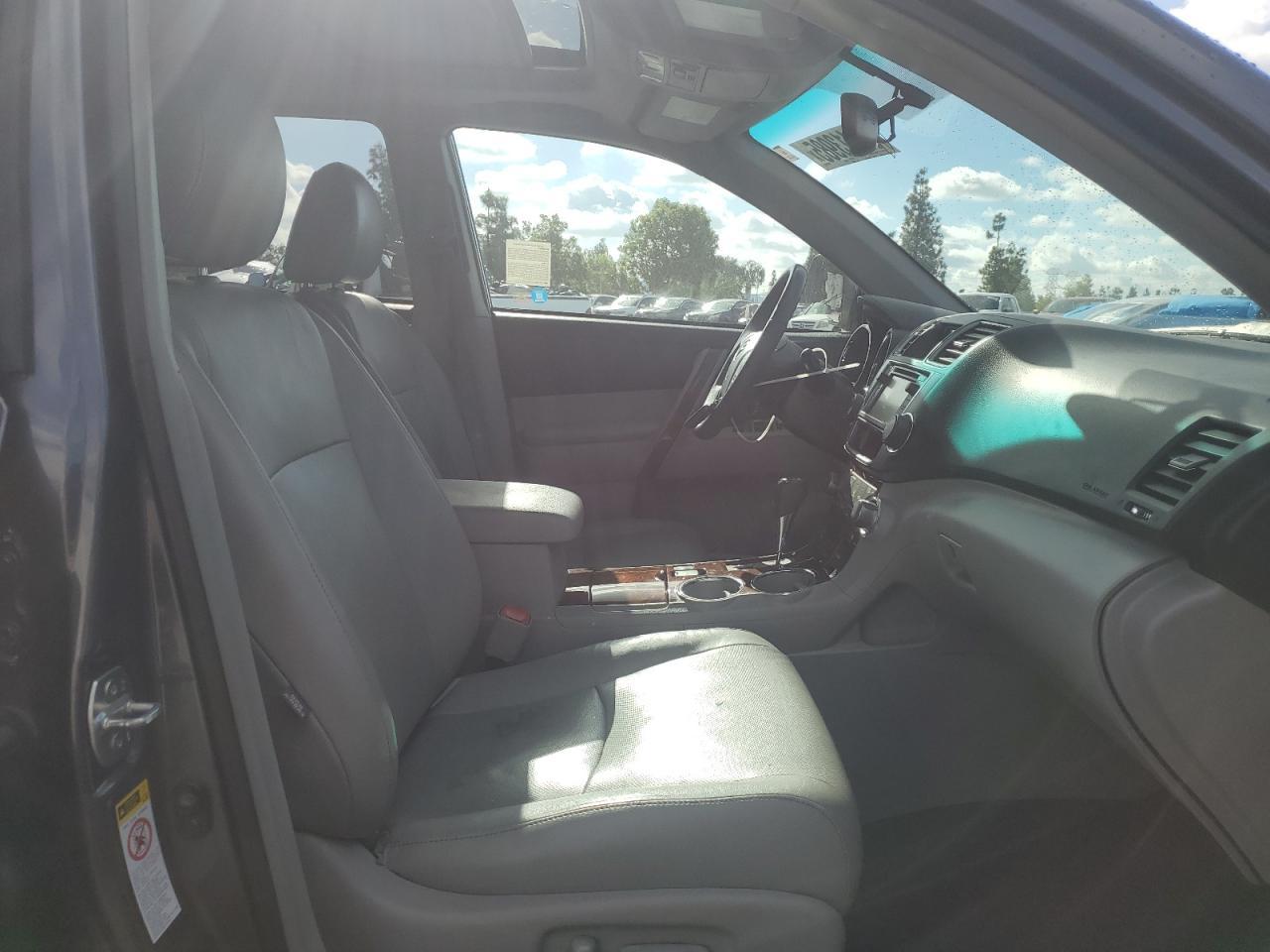 2013 TOYOTA HIGHLANDER