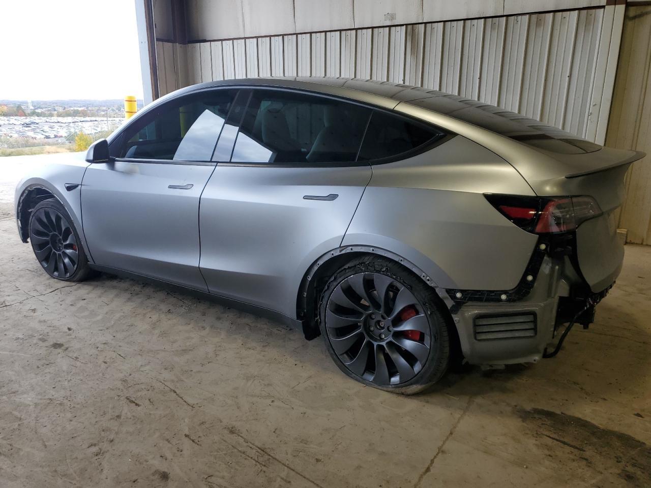 2024 TESLA MODEL Y