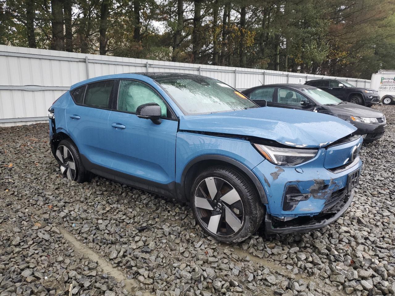 2023 VOLVO C40