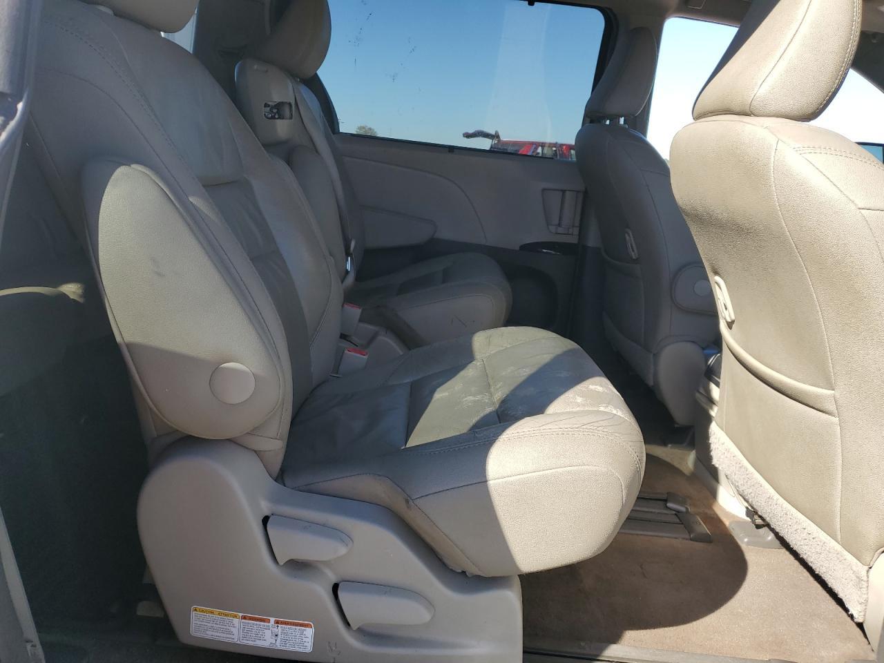 2017 TOYOTA SIENNA
