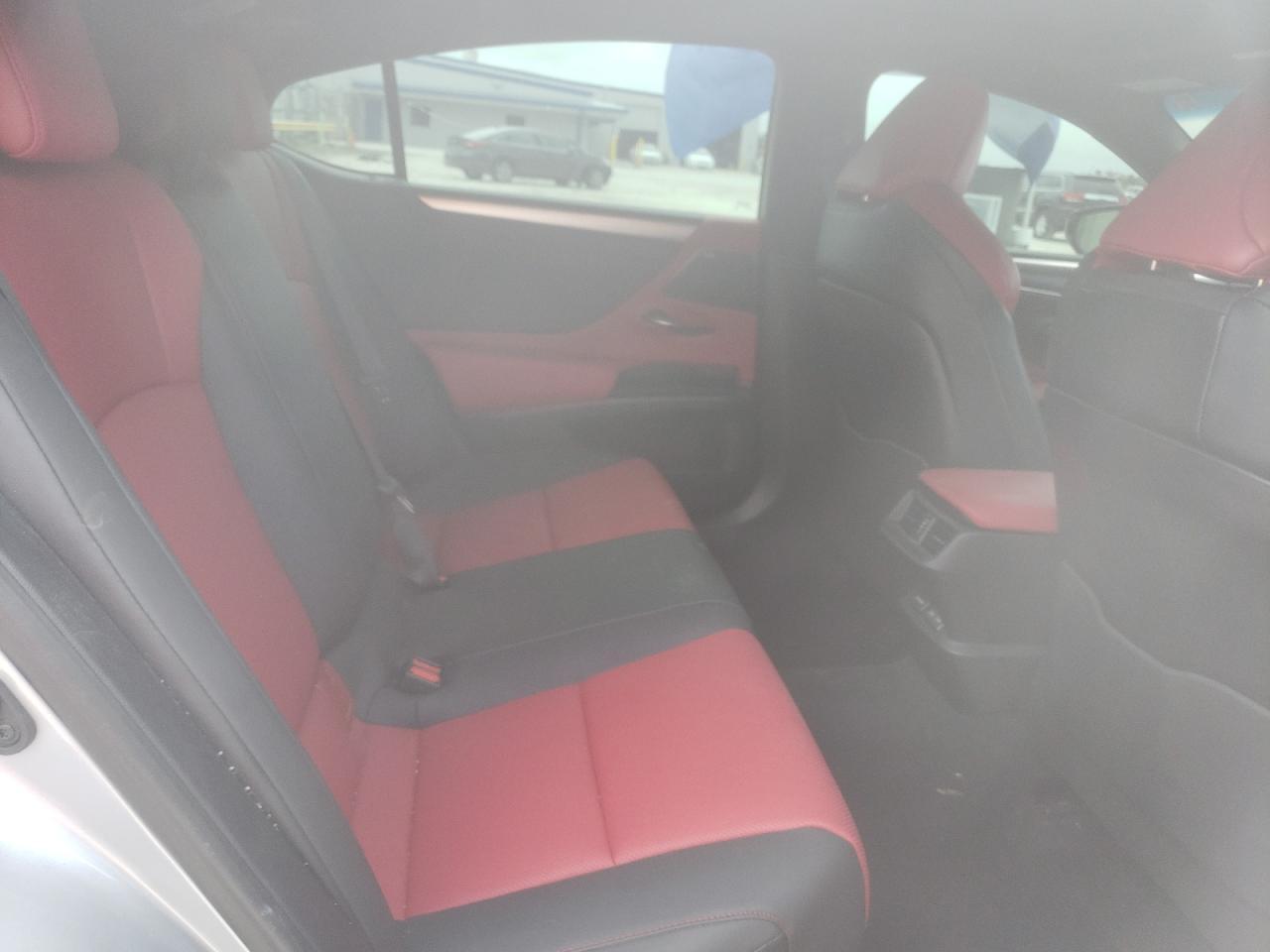 2024 LEXUS Es