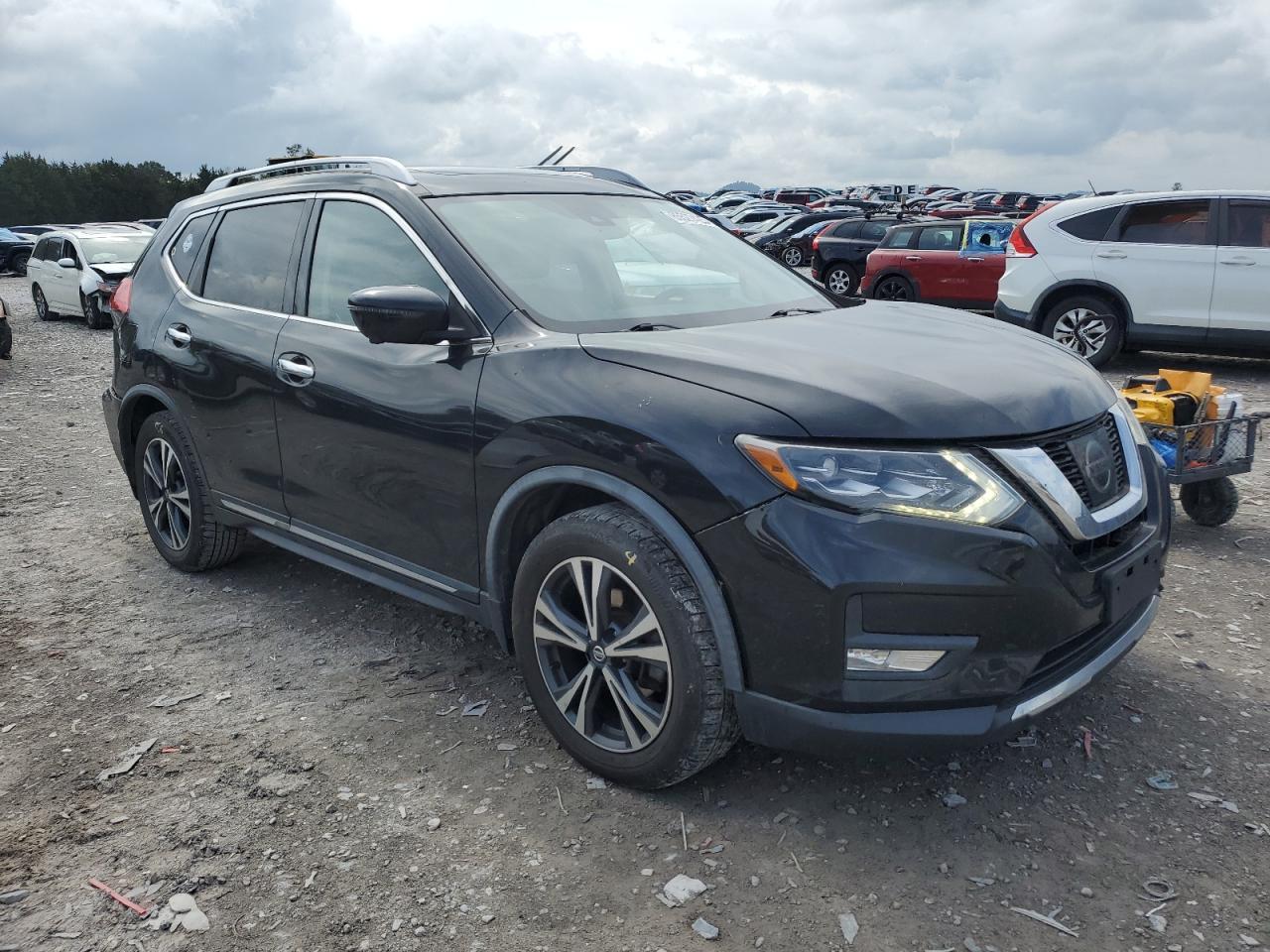 2017 NISSAN ROGUE