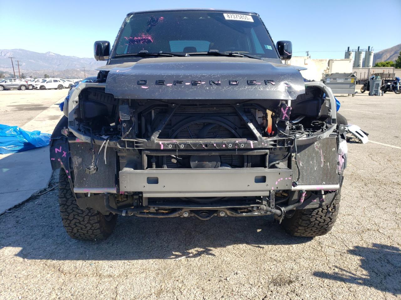 2024 LAND ROVER Defender