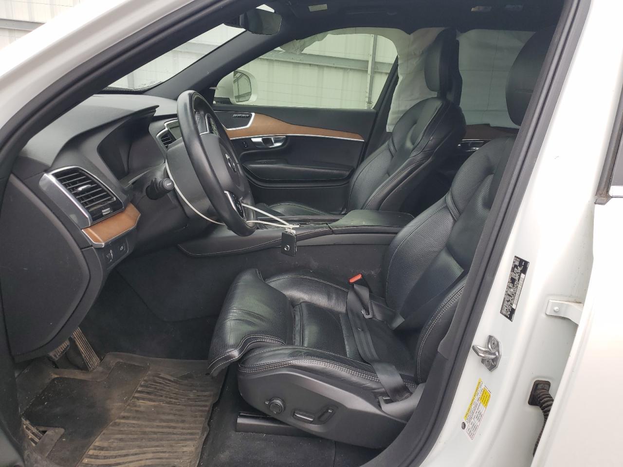 2018 VOLVO XC90