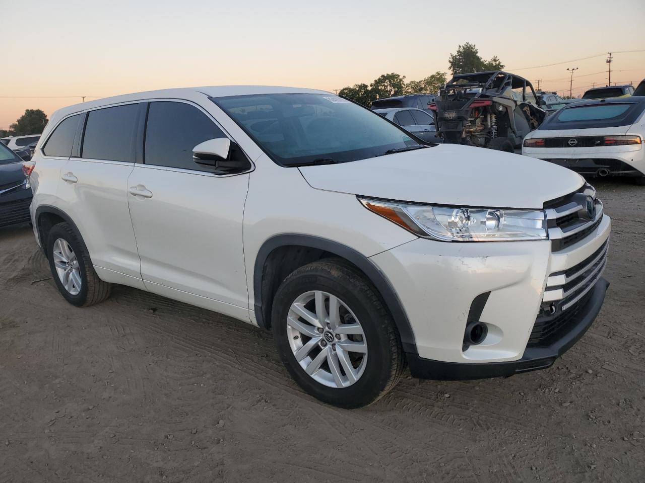 2016 TOYOTA HIGHLANDER
