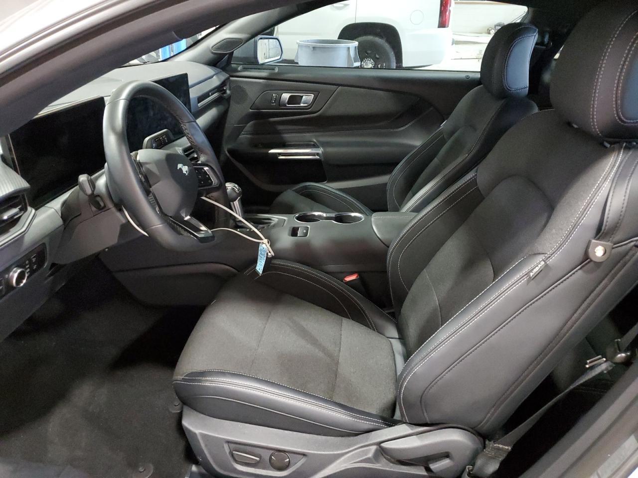 2025 FORD MUSTANG