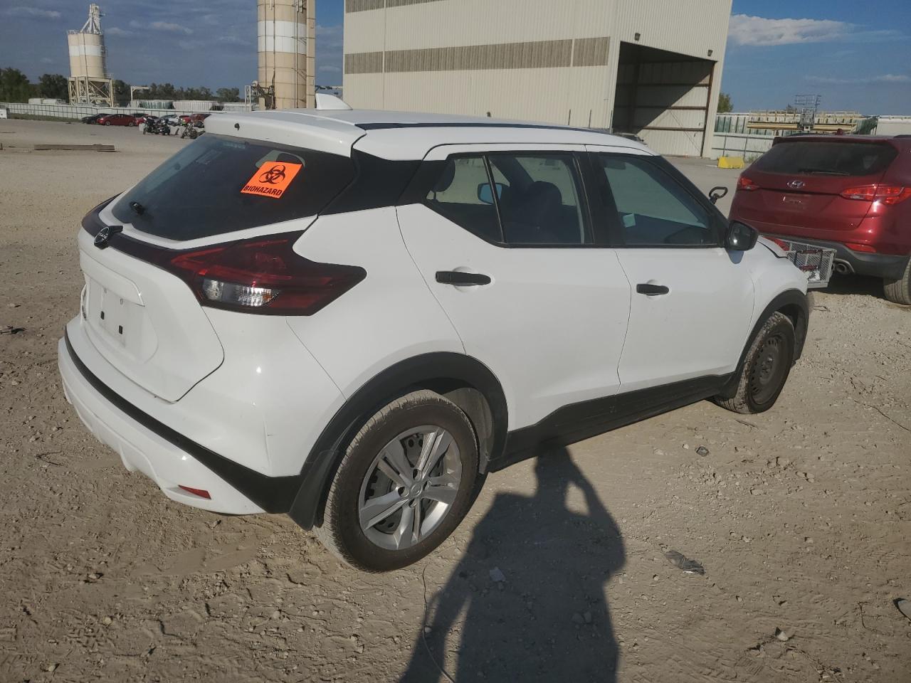 2023 NISSAN KICKS