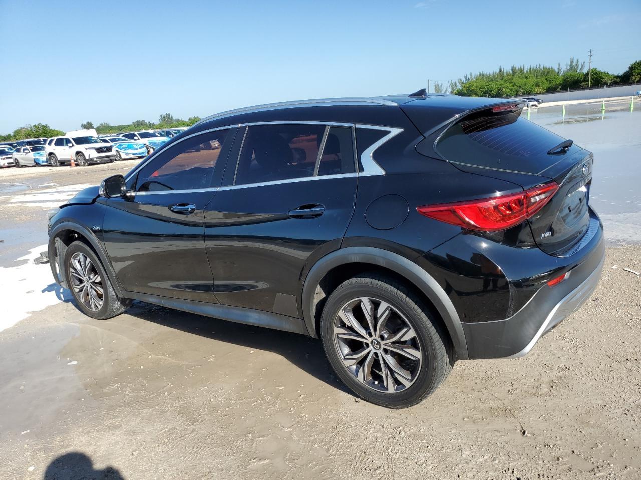 2017 INFINITI QX30