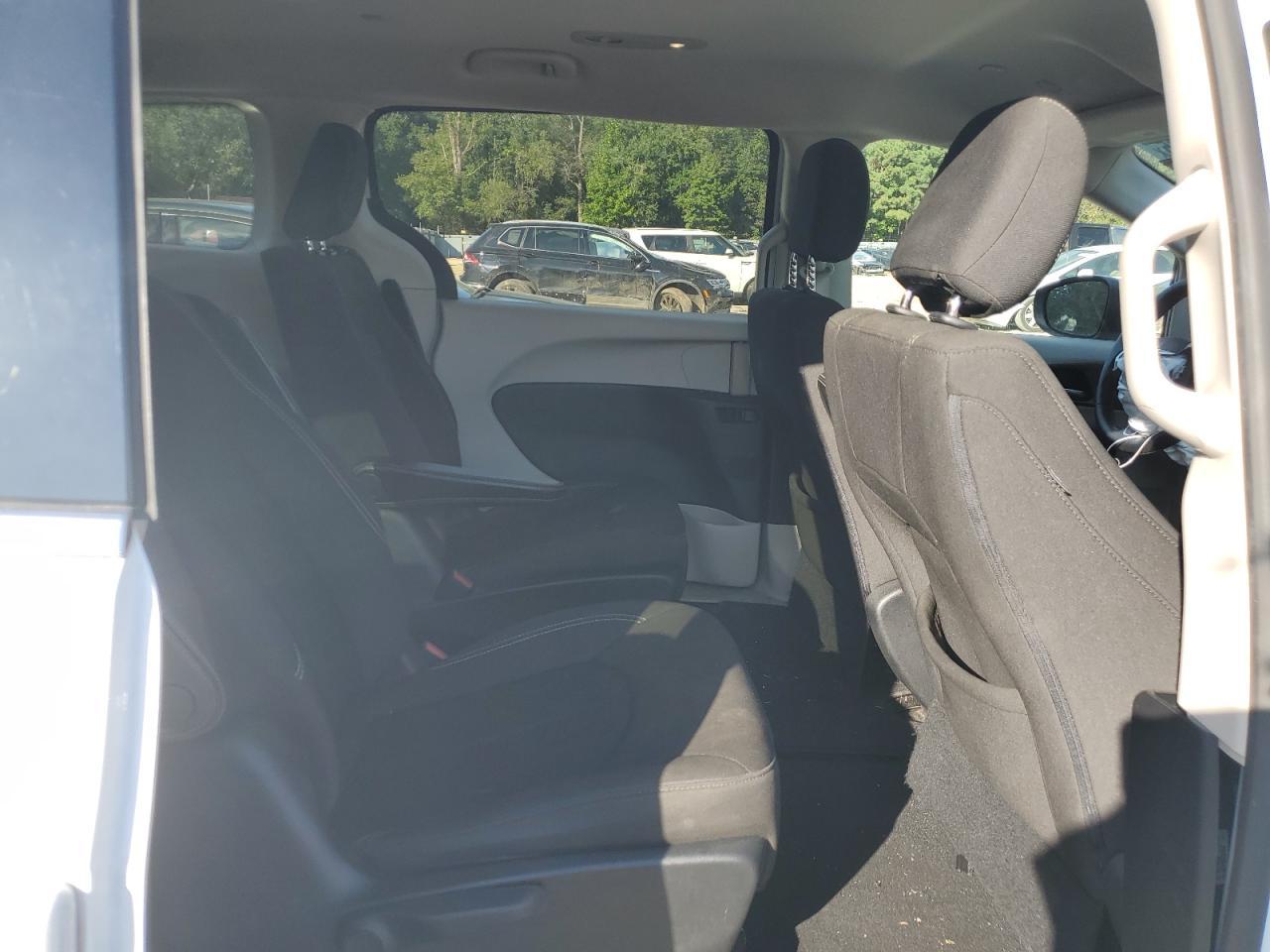 2020 CHRYSLER Voyager