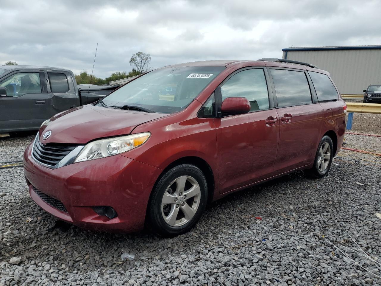 2013 TOYOTA SIENNA