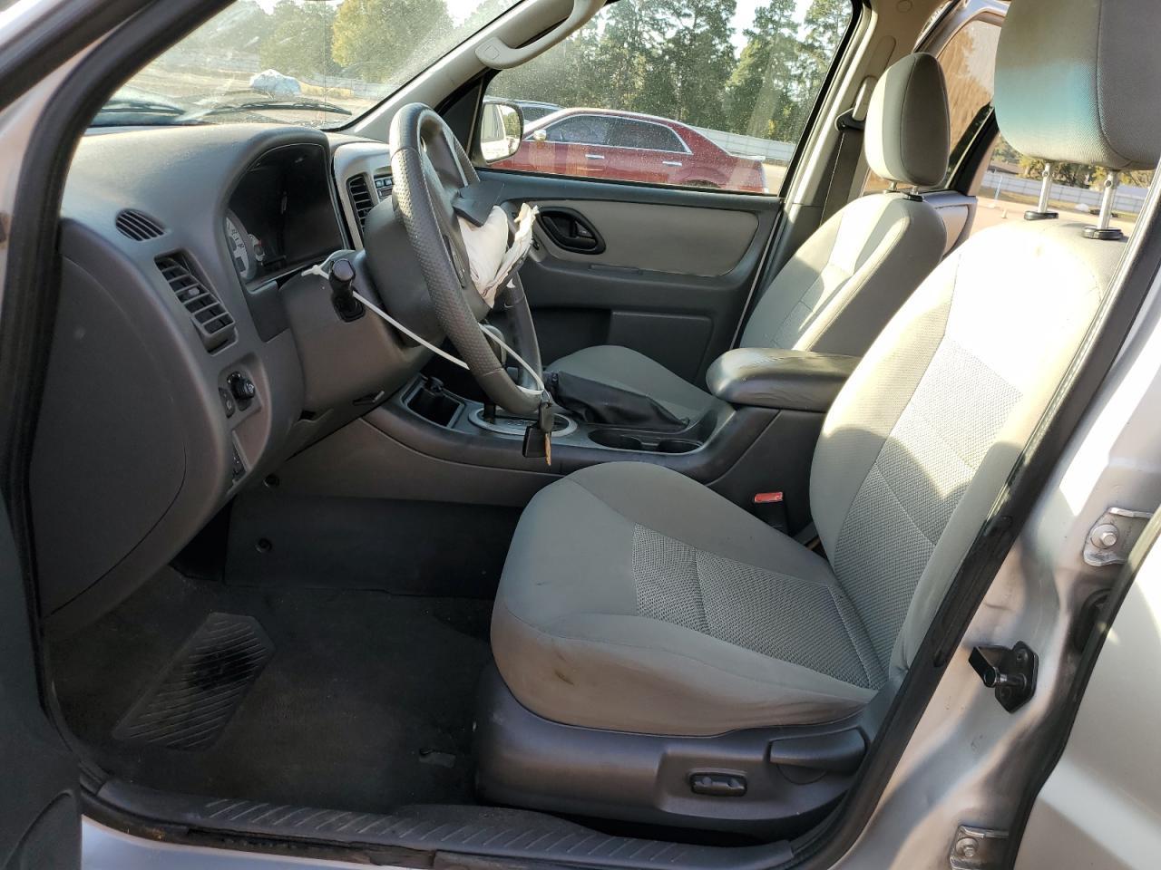 2005 FORD ESCAPE