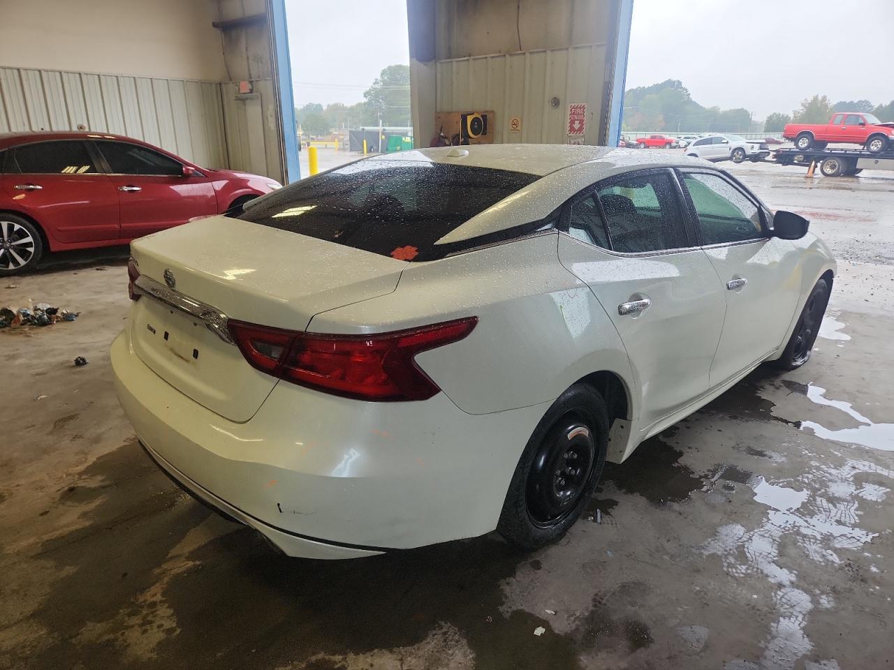 2016 NISSAN Maxima