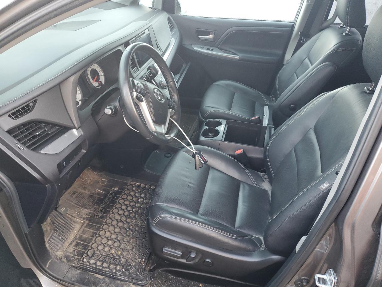 2017 TOYOTA SIENNA