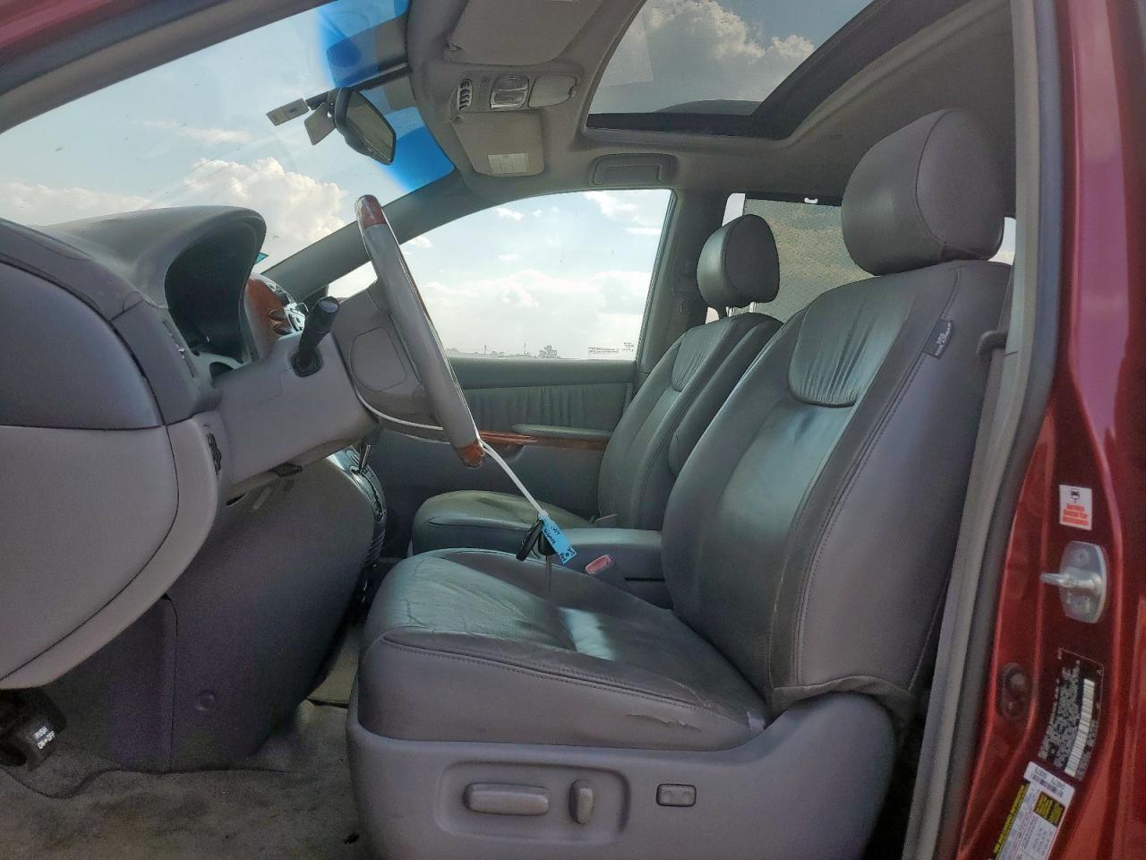 2007 TOYOTA SIENNA