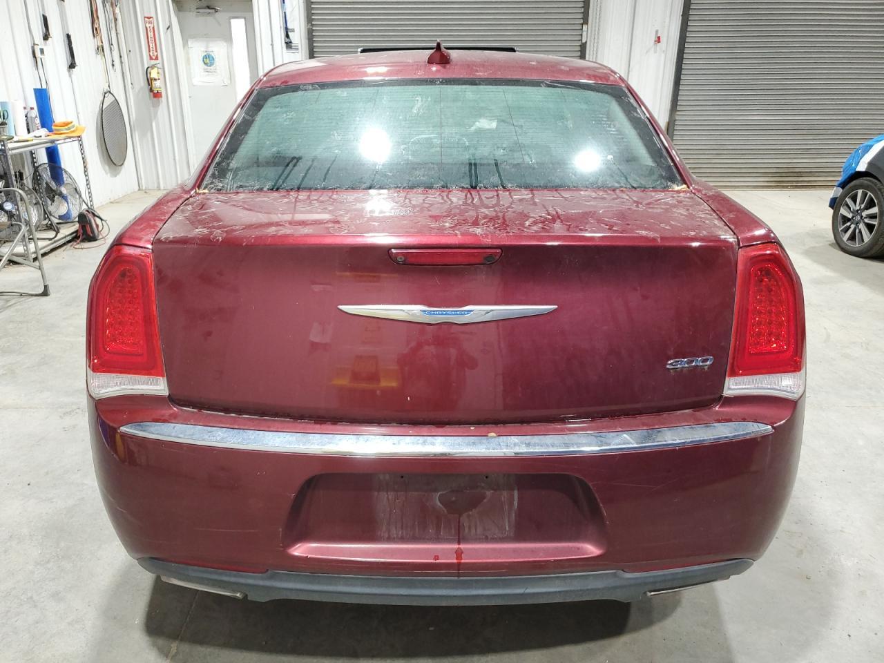 2019 CHRYSLER 300
