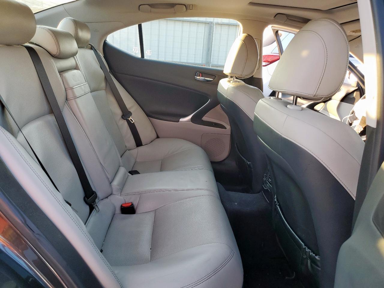 2011 LEXUS IS 250